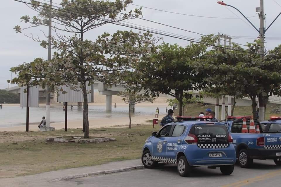 Prefeitura realiza ação para coibir aglomeração na Barra de Maricá 6 FB IMG 1586629974063