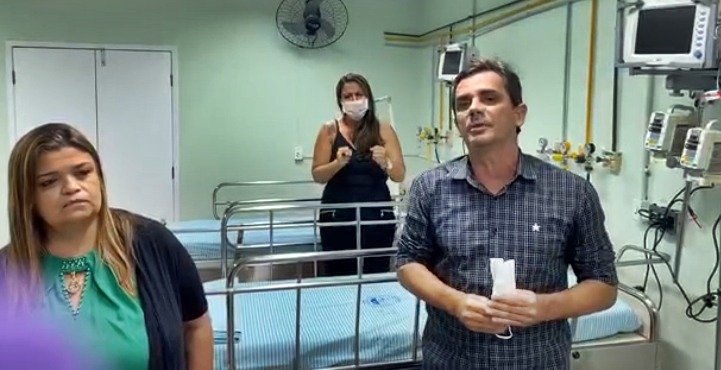 Maricá: Prefeito vistoria hospital e reforça importância do distanciamento social 9 fabiano horta hospital