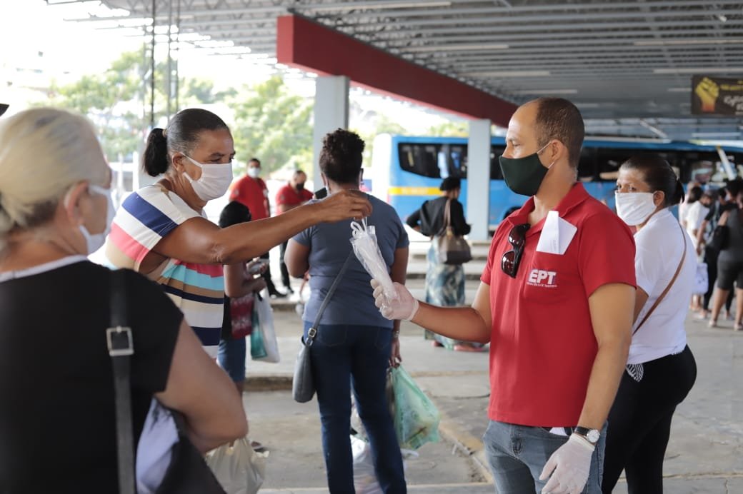 Maricá: População adere às máscaras no primeiro dia de uso obrigatório 9 mascara maricá