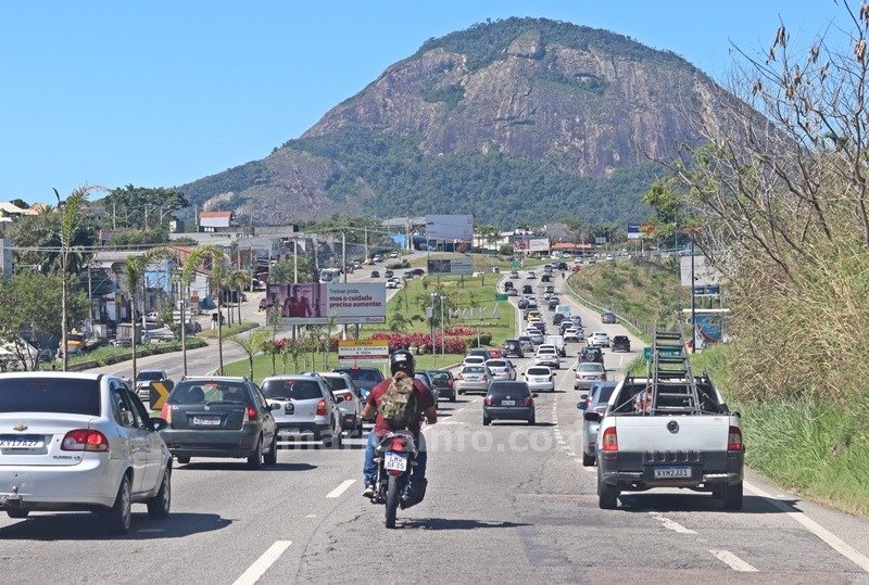 RJ-106 registra trânsito intenso no sentido Região dos Lagos 8 Transito RJ 106 sabado 29 2