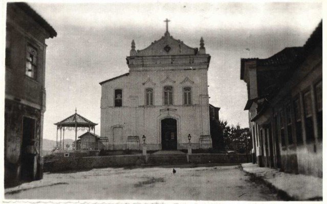 Da Freguesia à Vila: Como foi a formação de Maricá (RJ)? 6 igreja nossa senhora do amparo foto historica 1