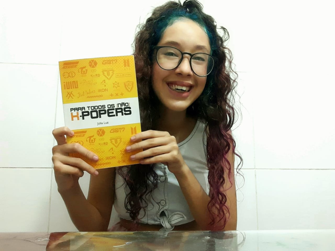 Jovem maricaense de 13 anos lança livro sobre a Cultura K-Pop 7 jovem maricaense kpop