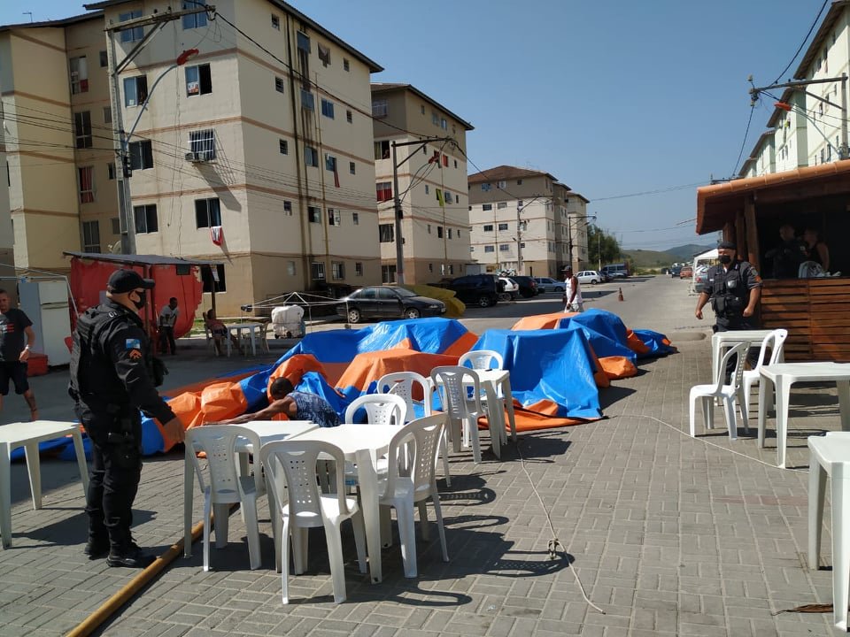 Polícia Militar acaba com festa no "Minha Casa, Minha Vida" de Inoã 7 festa PM