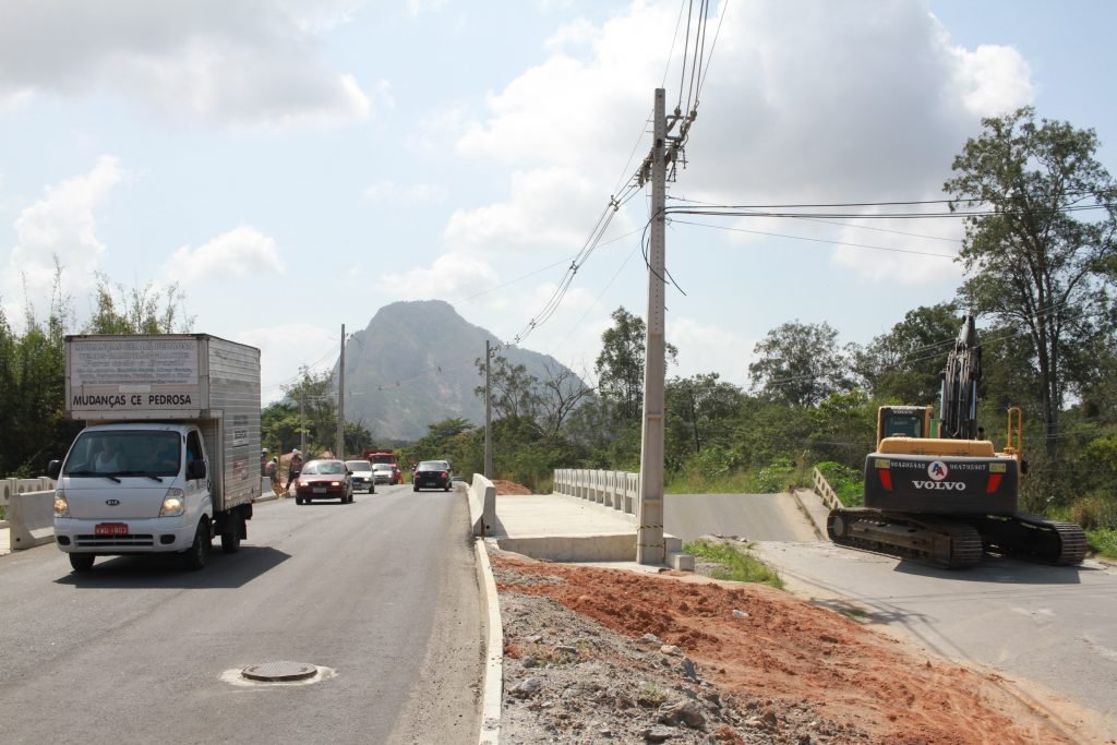 Itaipuaçu: Prefeitura substitui antiga ponte da Estrada dos Cajueiros 11 ponte cajueiros marica itaipuacu