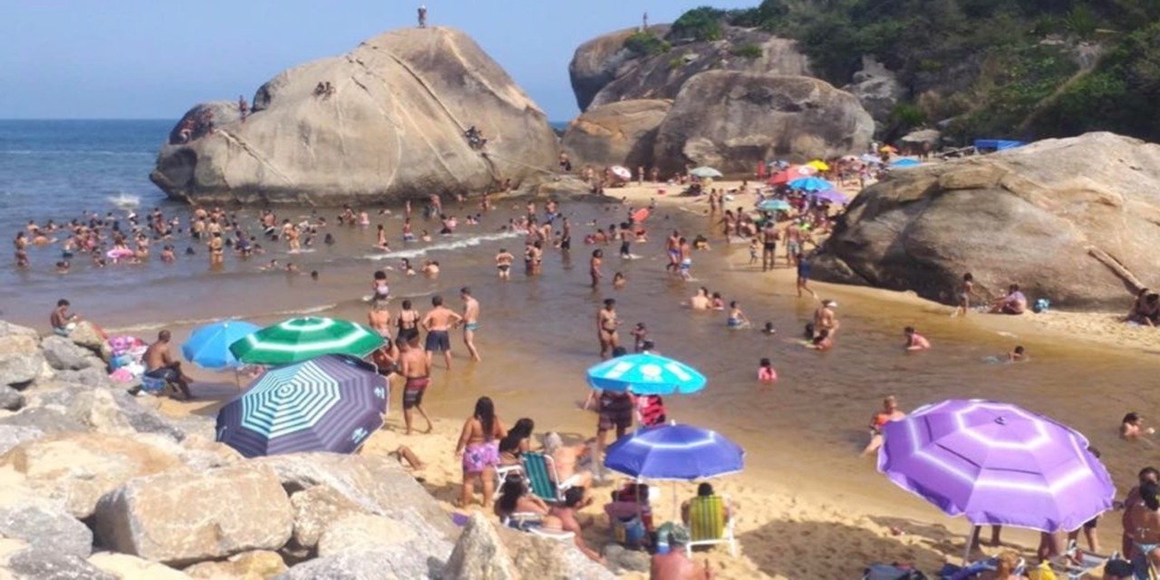Praias lotadas em Maricá (RJ) neste domingo (06) 10 recanto itaipuacu