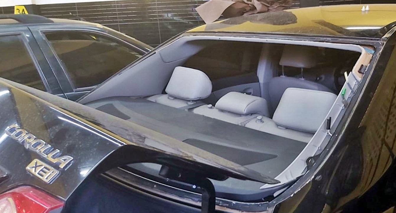 Motorista tem carro apedrejado na RJ-114 5 carro apedrejado
