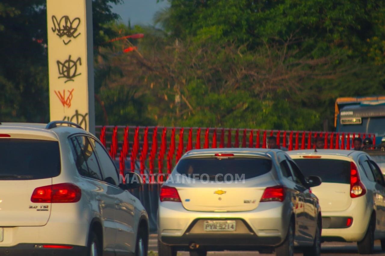 Maricá: Prefeitura instala grades nas pistas da RJ-106 para evitar travessias debaixo de passarelas 7 grades passarelas