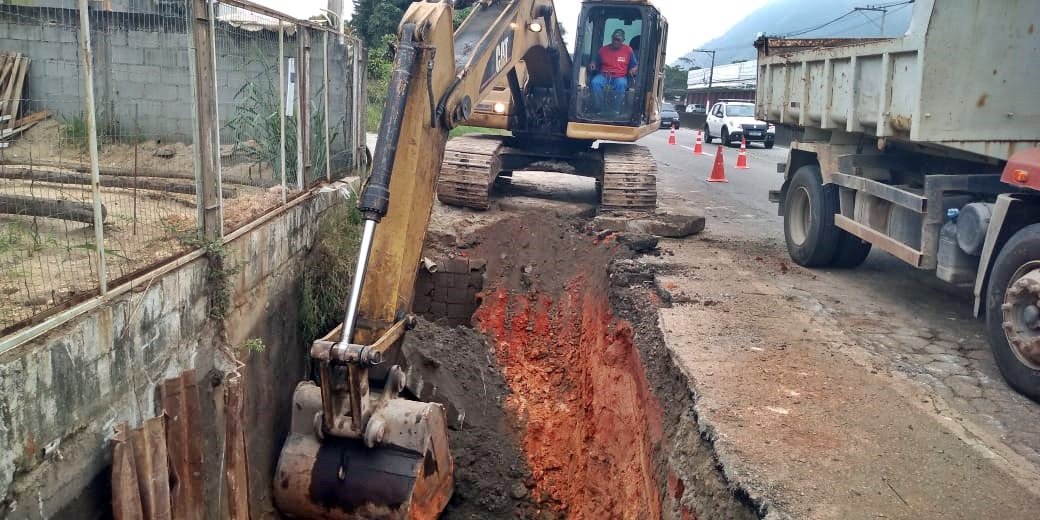 Maricá: Prefeitura faz intervenção de emergência na RJ-106 10 rj 106 marica