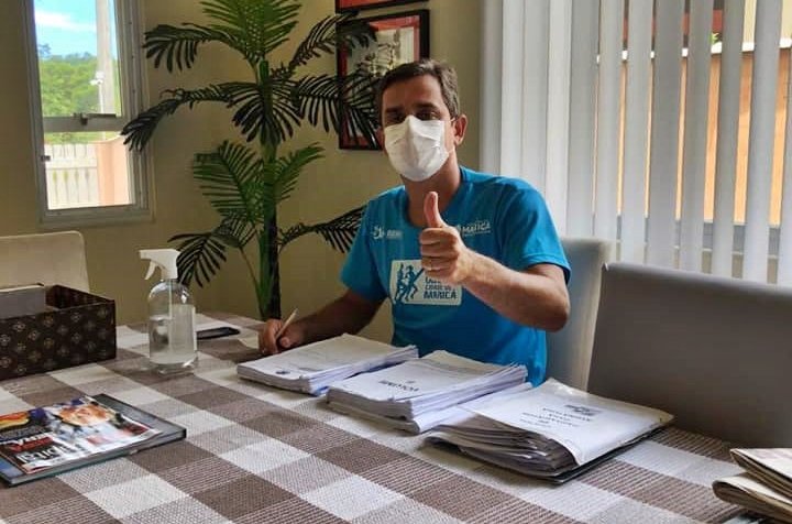 Fabiano Horta desmente 'fake news' e publica foto trabalhando de casa 7 fabiano horta despacha