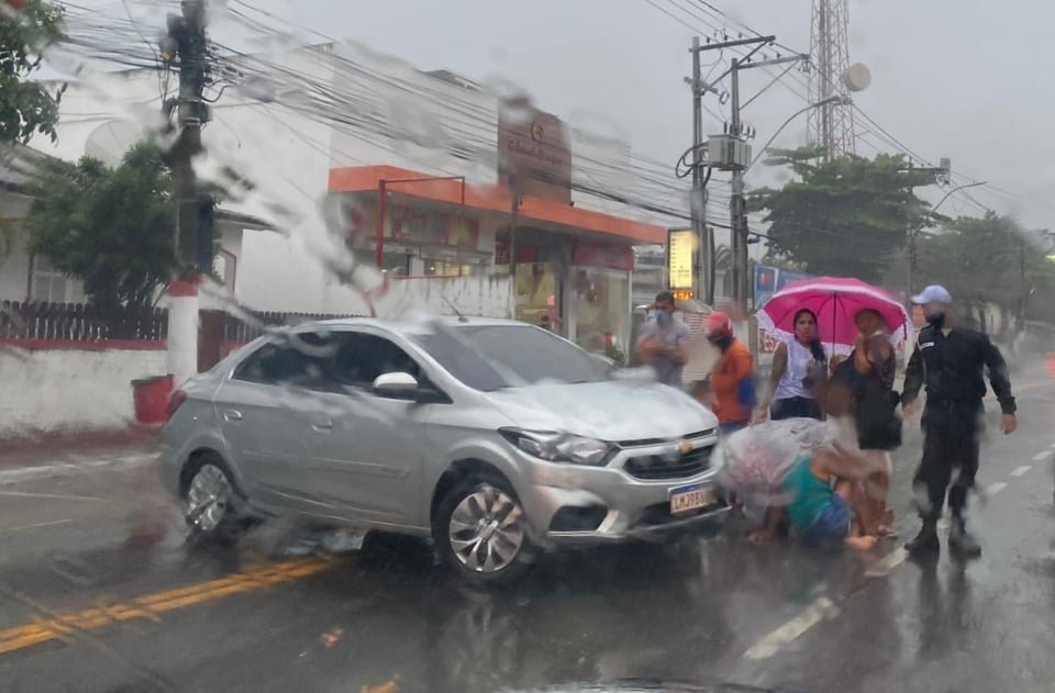 Motociclista fica ferido em acidente no Centro de Maricá 9 acidente centro