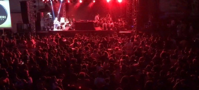 Pandemia: Casa de show reúne multidão mesmo com proibição em São Gonçalo 8 casa de show SG