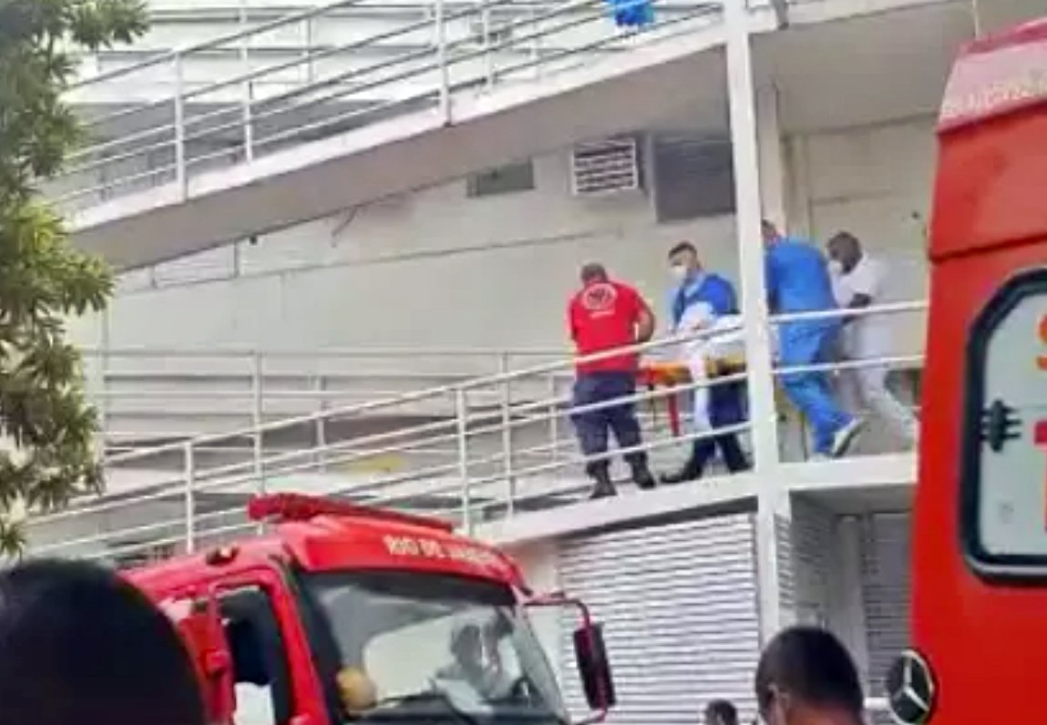 São Gonçalo: Incêndio em hospital tem pelo menos uma morte 10 incendio hospital sg