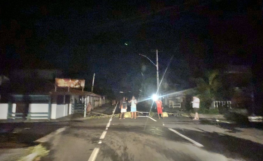 Maricá: Moradores de bairros da região litorânea estão há quase dois dias sem energia elétrica 10 cordeirinho ponta negra sem energia enel marica