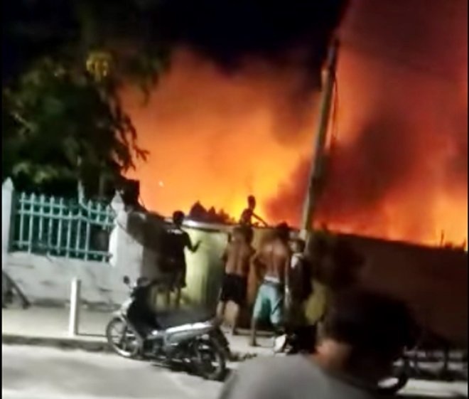Maricá: Incêndio em terreno assusta moradores na região litorânea 11 incendio cordeirinho marinelandia