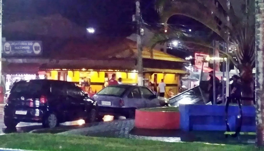 Carros são rebocados em Ponta Negra durante o Carnaval 8 reboque carro ponta negra