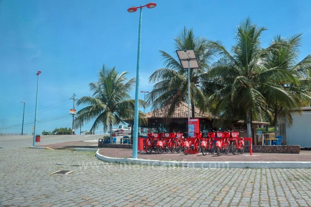 Maricá: Novas estações das 'vermelhinhas' já estão funcionando 11 Estacao Boqueirao Marica RJ Garota