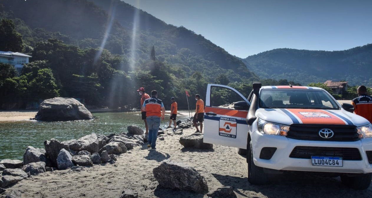 Maricá proíbe banhistas, mas libera abertura de quiosques nas orlas 5 defesa civil marica praia
