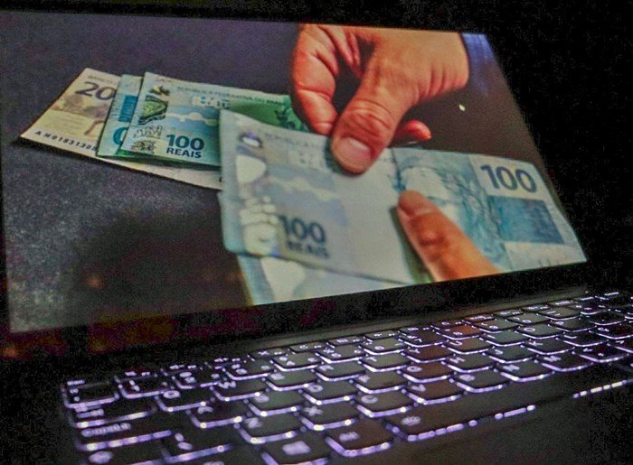 Trabalhadores buscam a internet para fazer renda extra e ganhar dinheiro 6 dinheiro internet