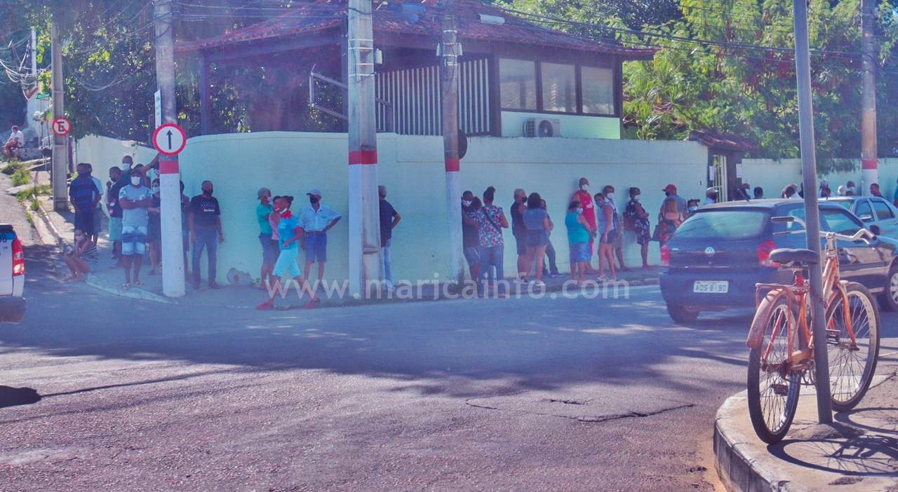 Maricá (RJ) amanhece com filas para vacinação de idosos 10 vacinacao marica seg 12 04 2021