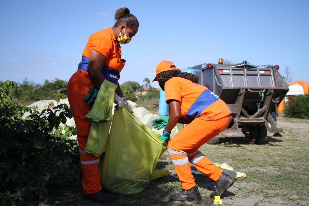 Maricá realiza coleta de resíduos na lagoa de Guarapina 10 AC2BE710 27EF 4168 BDD5 F6FB9AC70BC1