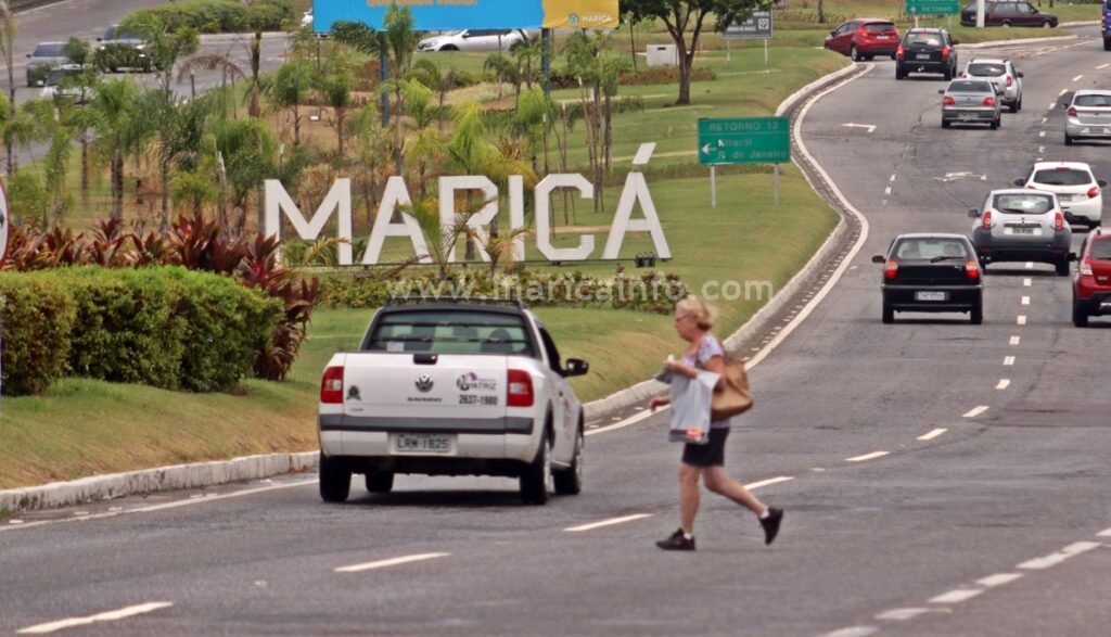 Maricá (RJ) inicia obra de nova passarela na RJ-106 11 Portal Marica Letreiro Entrada Cidade 3