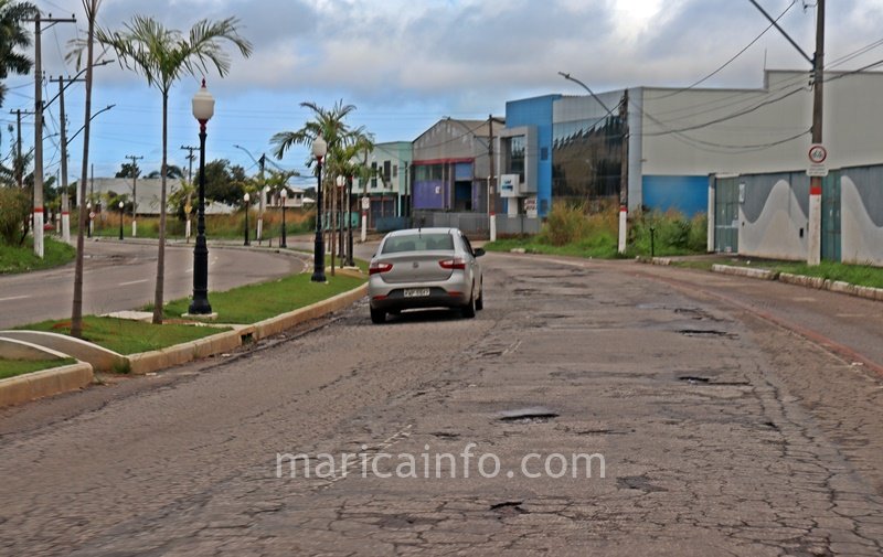 Itaipuaçu: Motoristas sofrem com precariedade em uma das principais vias 7 Av Gilberto Carvalho Itaipuacu