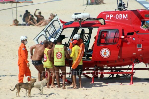 Bombeiros resgatam homem ferido na praia da Barra de Maricá 9 Bombeiros Resgate Helicoptero Barra de Marica 1