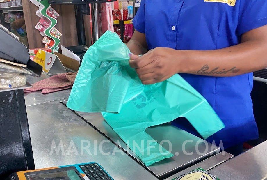 Maricá: Sancionada lei que proíbe cobrança de sacolas 9 sacola mercado marica