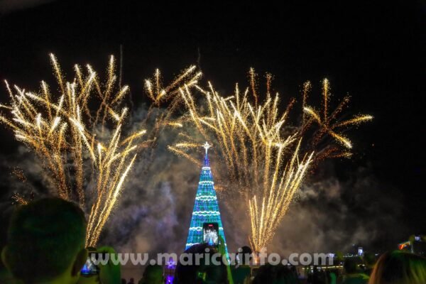 Maricá: Queima de fogos encanta, mas falta de organização no trânsito incomoda moradores e visitantes 7 queima fogos marica natal iluminado 2021 maricainfo rj