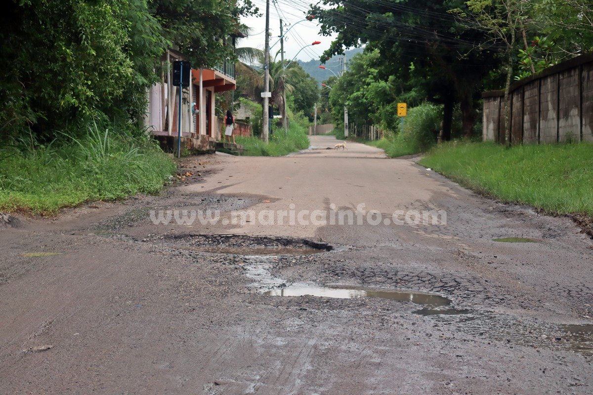 Maricá: Motoristas relatam abandono da antiga Estrada de Pindobas 9 buraco estrada pindobas