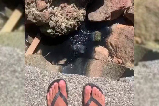 Maricá: Banhistas flagram esgoto correndo pro canal de Ponta Negra 7 esgoto canal de ponta negra