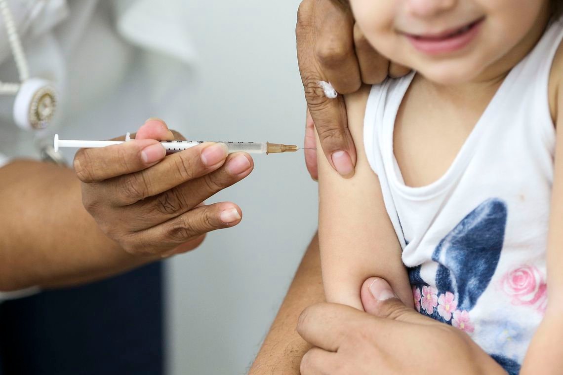 Maricá mantém a vacinação de crianças com Coronavac, mas suspende a Pfizer pediátrica por falta de doses 8 vacina crianca