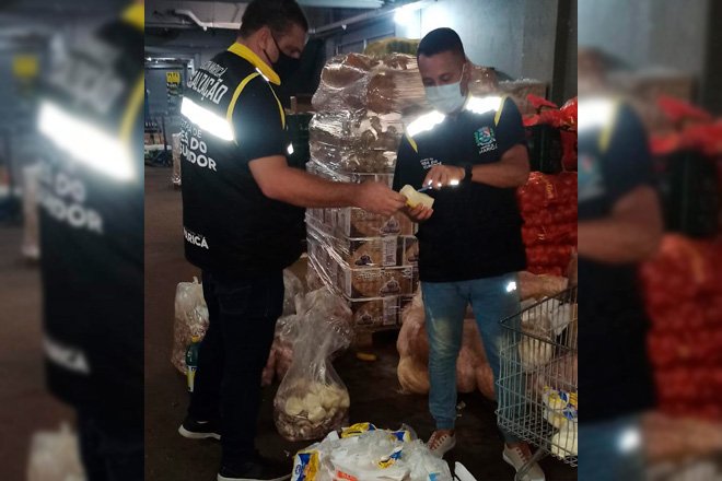 Maricá: Cerca de 200kg de carne são descartadas em supermercado 10 marica supermercado carnes
