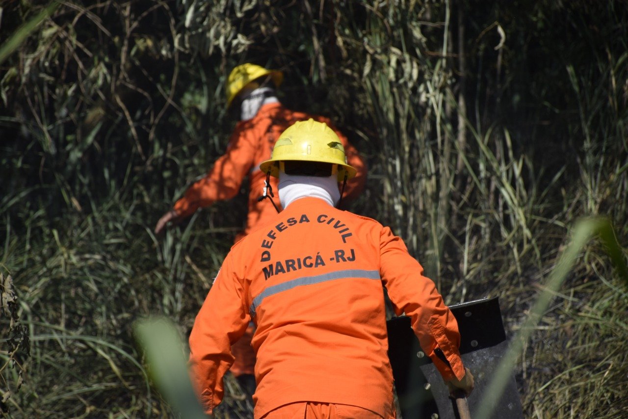 Maricá: Defesa Civil alerta sobre riscos de queimadas 8 queimadas marica defesa civil