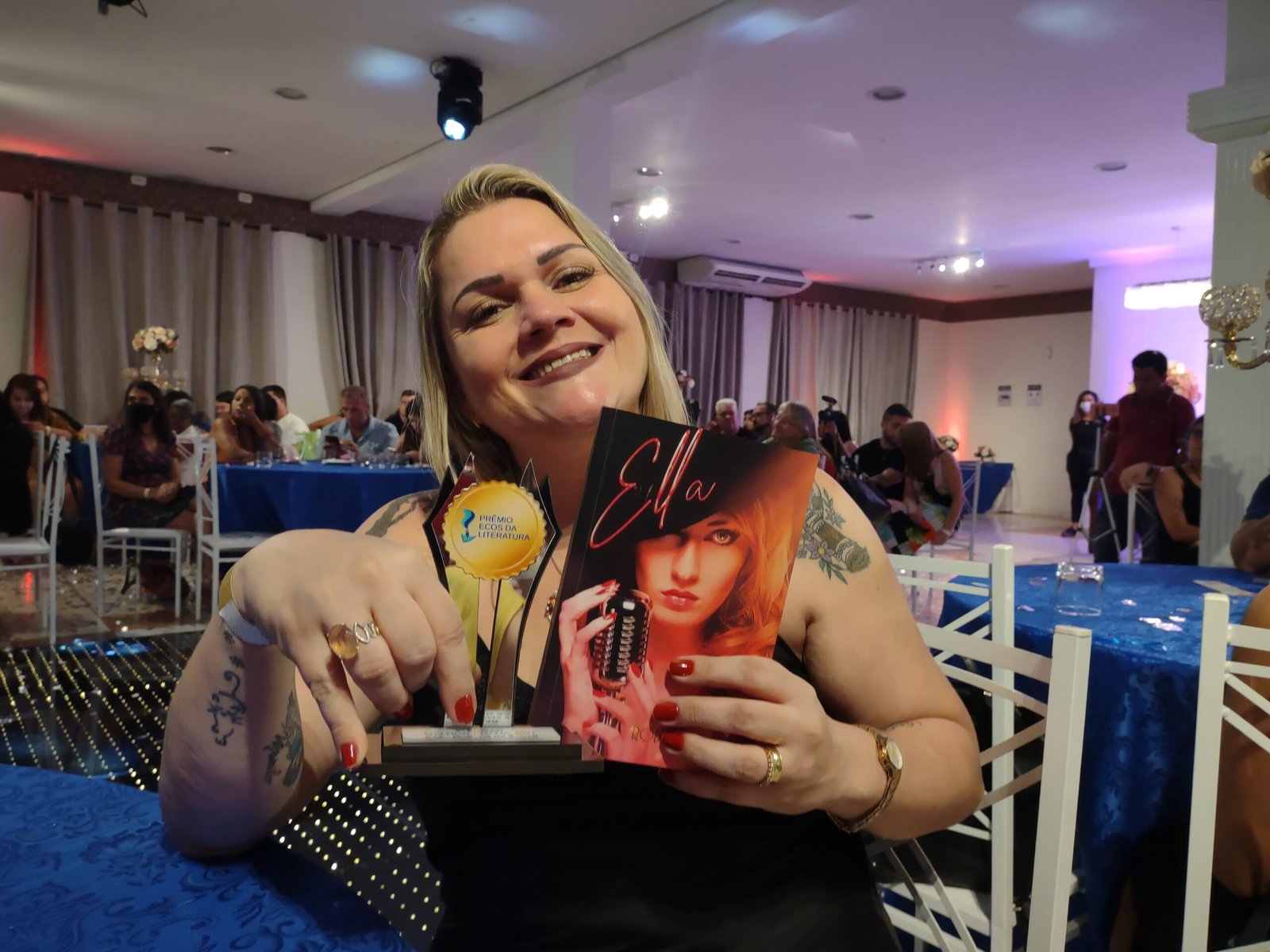 Escritora de Maricá ganha Prêmio Literário em São Paulo 6 roberta ella premio sp scaled