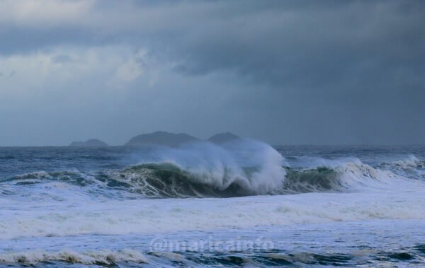 Maricá: Ondas de até 4 metros atingem o litoral 10 030483D9 8B1F 4F26 B698 962042B61993