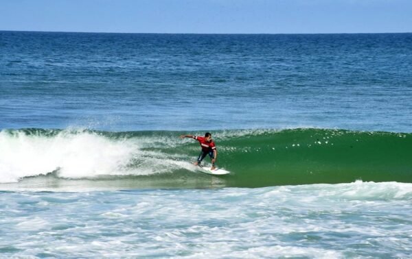 Maricá: Praia de Ponta Negra recebe competição nacional de surf profissional e amador 8 surf pro am marica 1