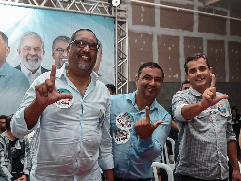 Itaipuaçu: Renato Machado reúne 5 mil pessoas em reunião na reta final da campanha 3 reuniao renato machado aldair fabiano horta
