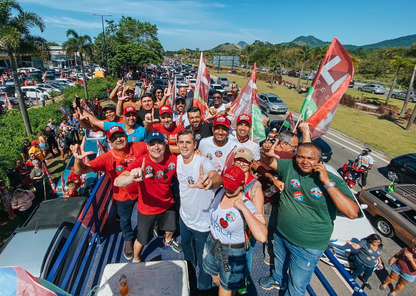 Maricá: Prefeito Fabiano Horta mobiliza mega carreata em apoio à candidatura de Lula 6 fabiano horta carreata