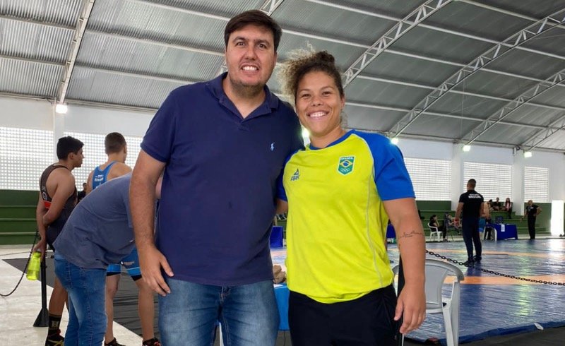 Atleta maricaense conquista título Nacional de Wrestling 7 atleta ouro