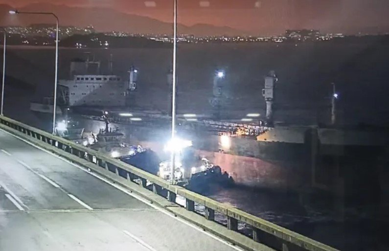 Ponte Rio-Niterói é fechada devido à batida de navio de carga 7 ponte navio