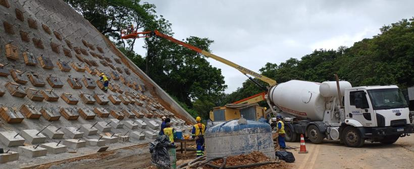 RJ-106: Serra do Mato Grosso será fechada para concretagem de encosta 9 serra mato grosso