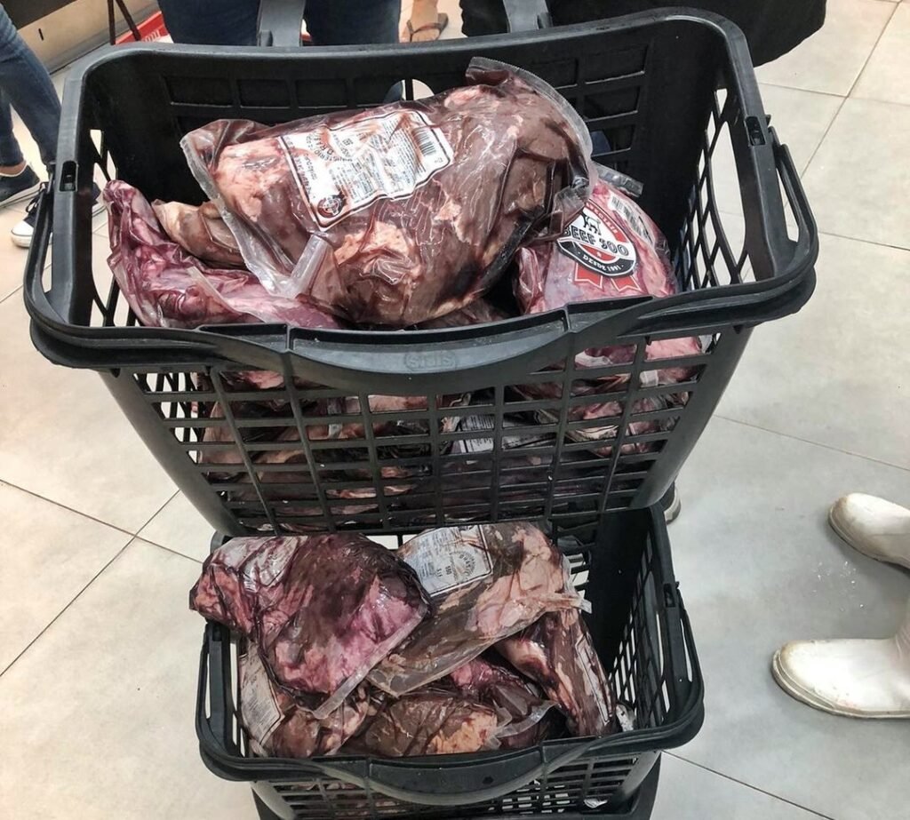 Maricá: Procon descarta 50 kg de carnes com data de validade vencida em açougue 7 charque 500 fiscalizacao procon