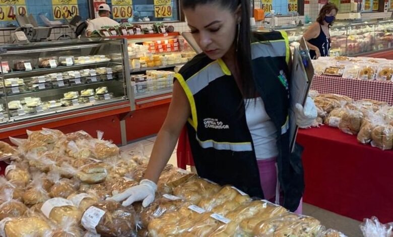 Maricá: Fiscalização descarta 10kg de alimentos impróprios para consumo em supermercado no Centro 7 fiscalizaco procon princesa
