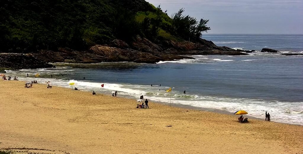 Maricá: Defesa Civil emite alerta de possibilidade de chuva forte com raios 8 sol ponta negra 11 01 2023
