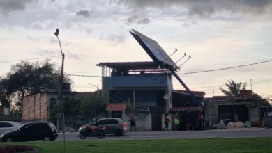 Maricá: Tempestade de verão derruba outdoor, interdita pista da RJ-106 e derruba bomba em posto de combustíveis 6 20230217 175704