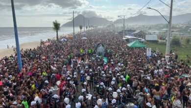 Carnaval Maricá 2026 promete nove dias de festa com blocos e palcos espalhados; confira a programação! 3 Bloco Tromba Nervosa arrastou multidão no Carnaval 2023 em Itaipuaçu. (foto: Adriano Marçal)