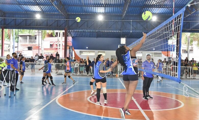 Maricá tem vagas abertas no projeto Esporte Presente para prática de voleibol 6 volei marica