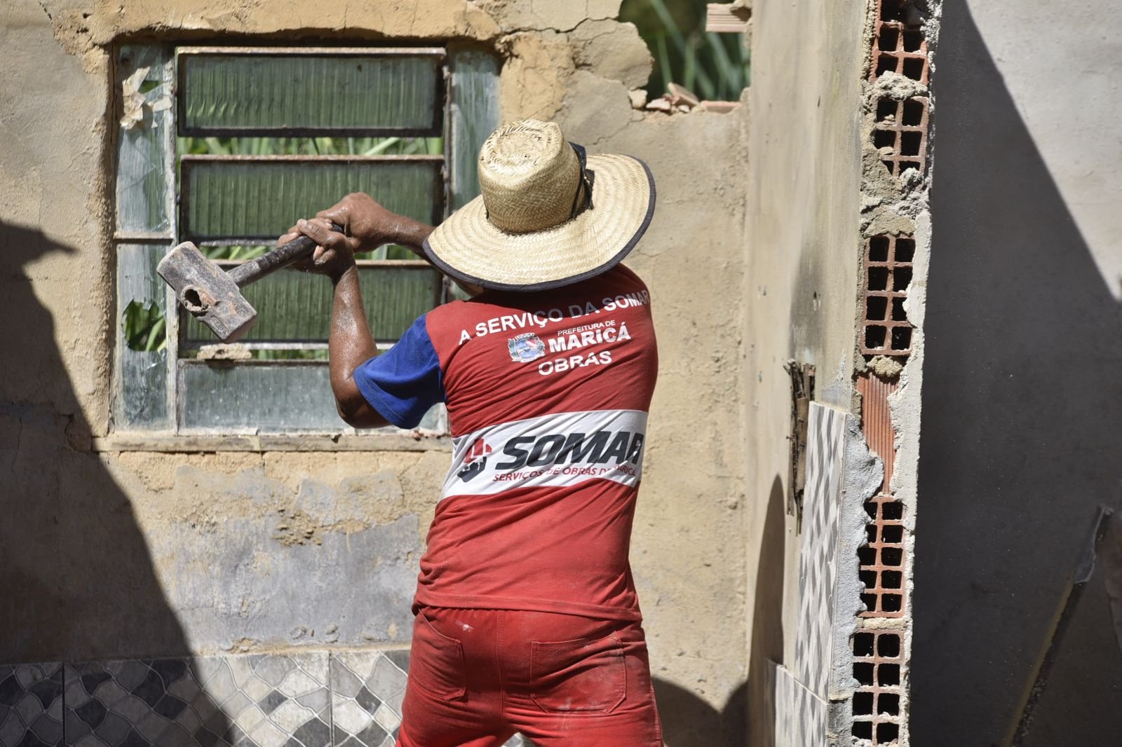 Em Maricá, casas com riscos de desabamento são demolidas 10 demolicao pn foto marcos fabricio
