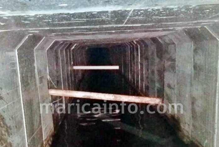 Maricá: Despejo de esgoto faz gigogas se proliferarem 3 ligacoes clandestinas rede de esgoto marica rj